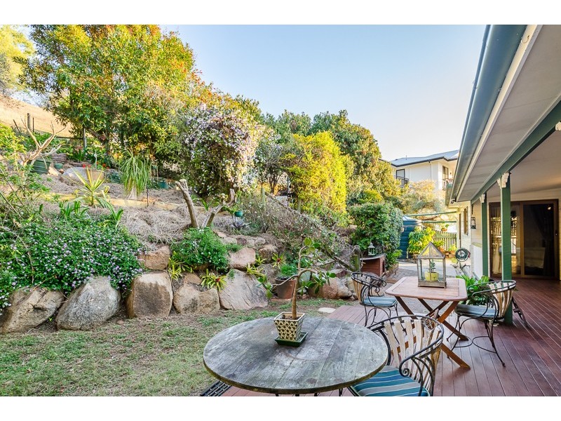 10 Earls Court, Telina QLD 4680