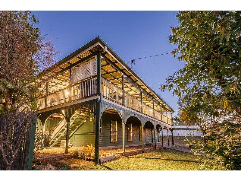 10 Earls Court, Telina QLD 4680