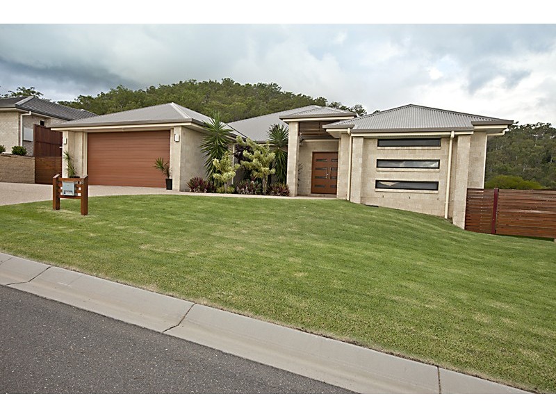8 Scorpius Place, Telina QLD 4680