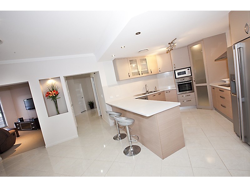 8 Scorpius Place, Telina QLD 4680