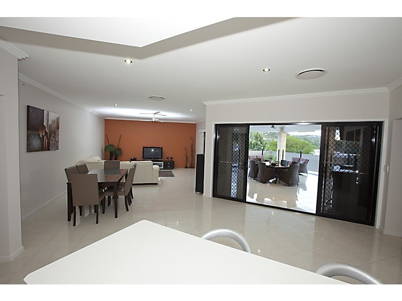 8 Scorpius Place, Telina QLD 4680