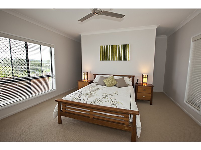 8 Scorpius Place, Telina QLD 4680