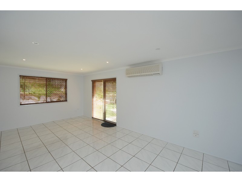 9 Finchley Street, Telina QLD 4680