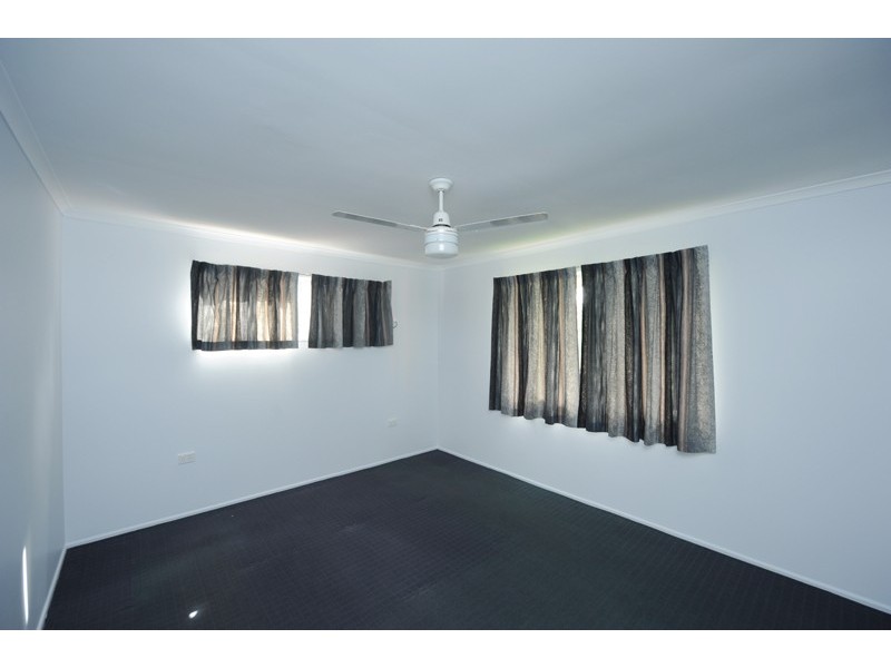 9 Finchley Street, Telina QLD 4680