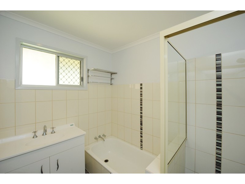 9 Finchley Street, Telina QLD 4680