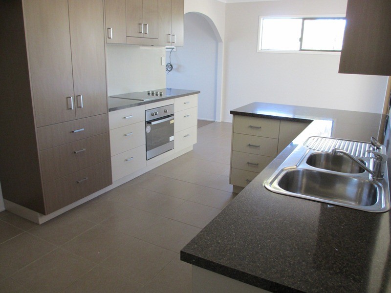 65 Elizabeth Street, South Gladstone QLD 4680