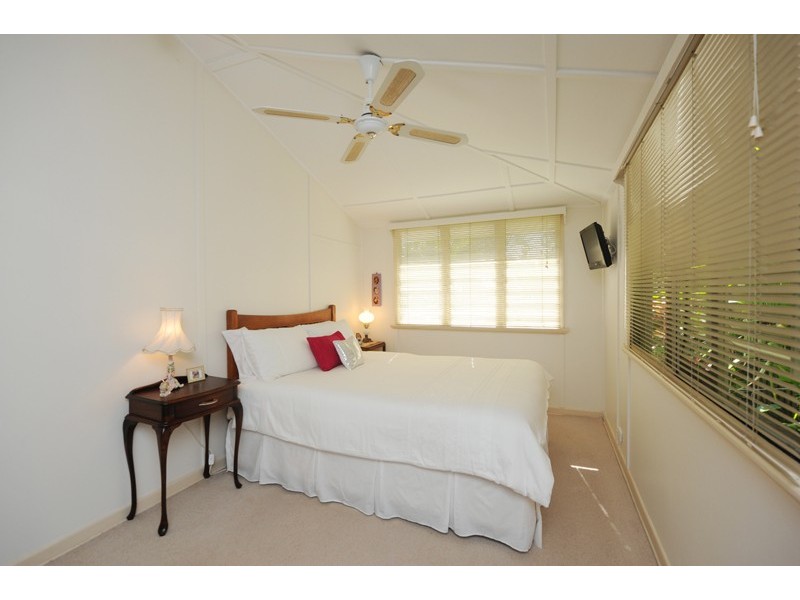 15 Fowler Street, West Gladstone QLD 4680