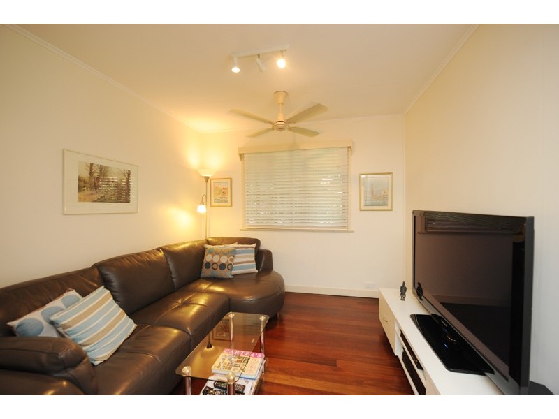 15 Fowler Street, West Gladstone QLD 4680