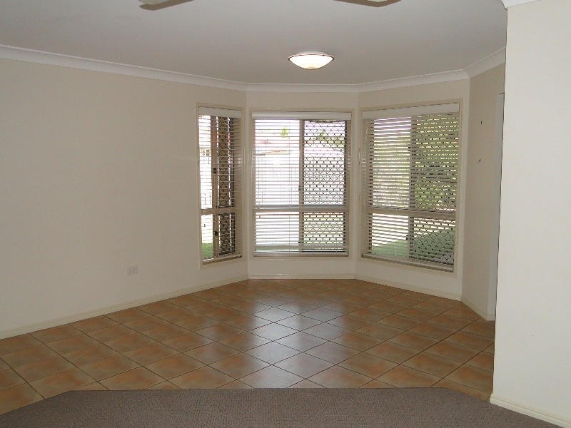 3 Craigmoor Court, New Auckland QLD 4680