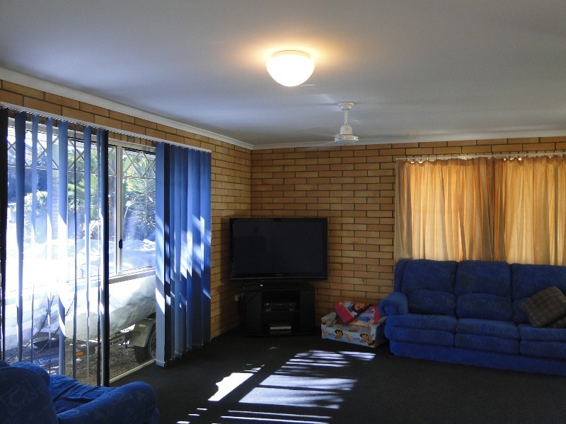 5 Somerset Close, Clinton QLD 4680