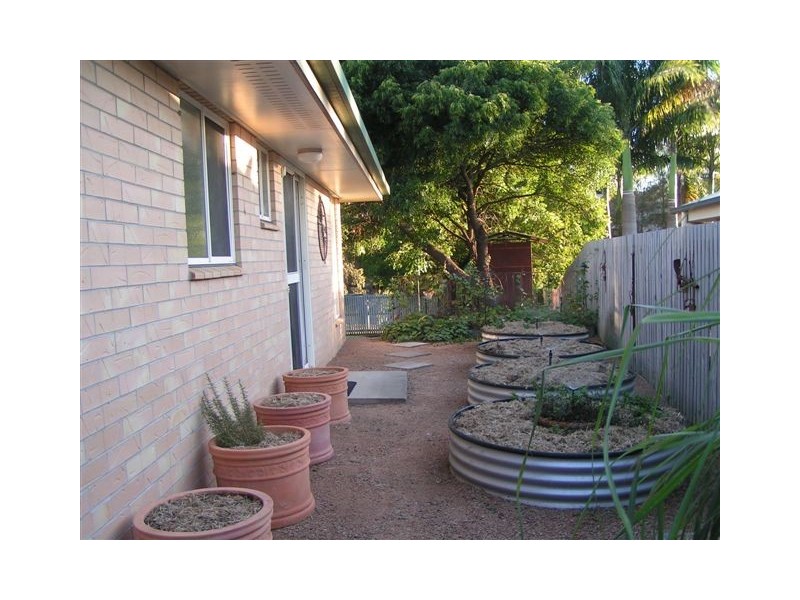 5 Somerset Close, Clinton QLD 4680