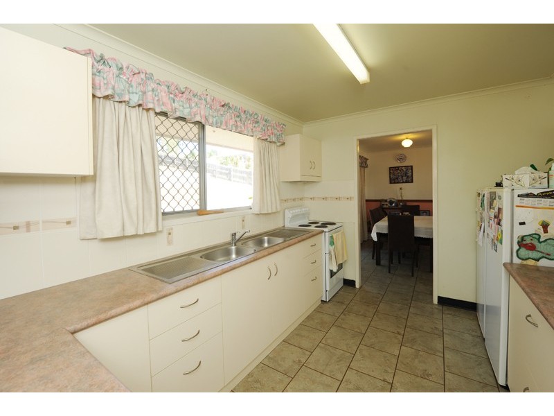 3 Carinya Drive, Clinton QLD 4680