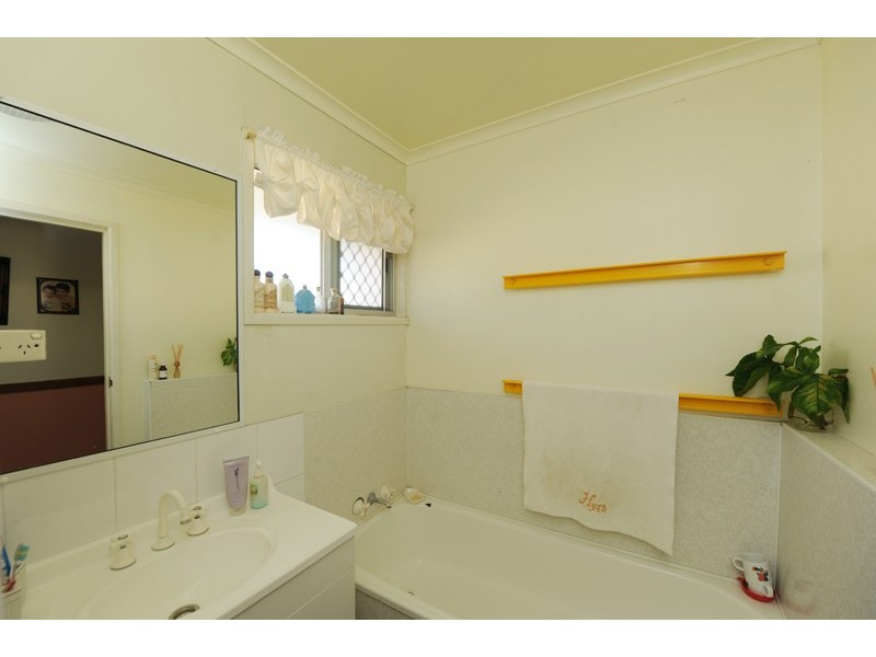 3 Carinya Drive, Clinton QLD 4680