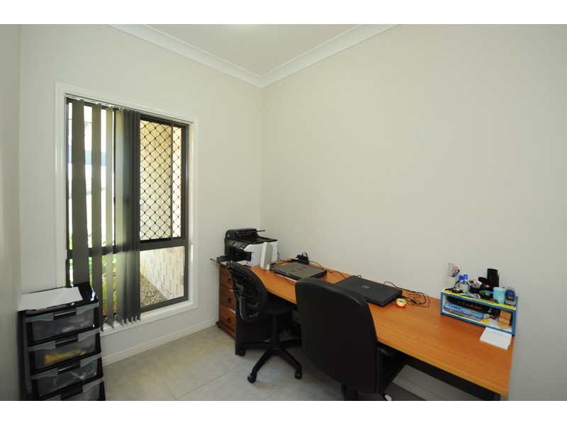 19 Larcom Rise, West Gladstone QLD 4680