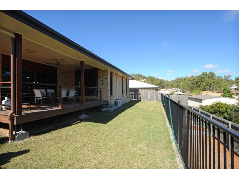 19 Larcom Rise, West Gladstone QLD 4680