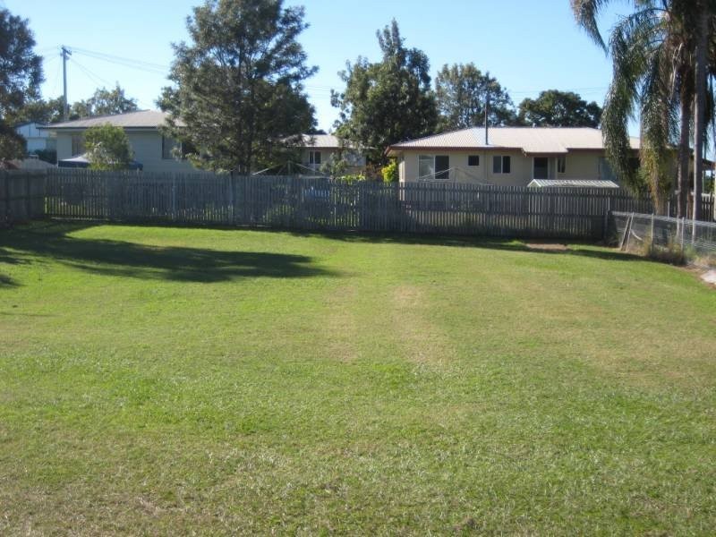 16 Pashley Street, Clinton QLD 4680
