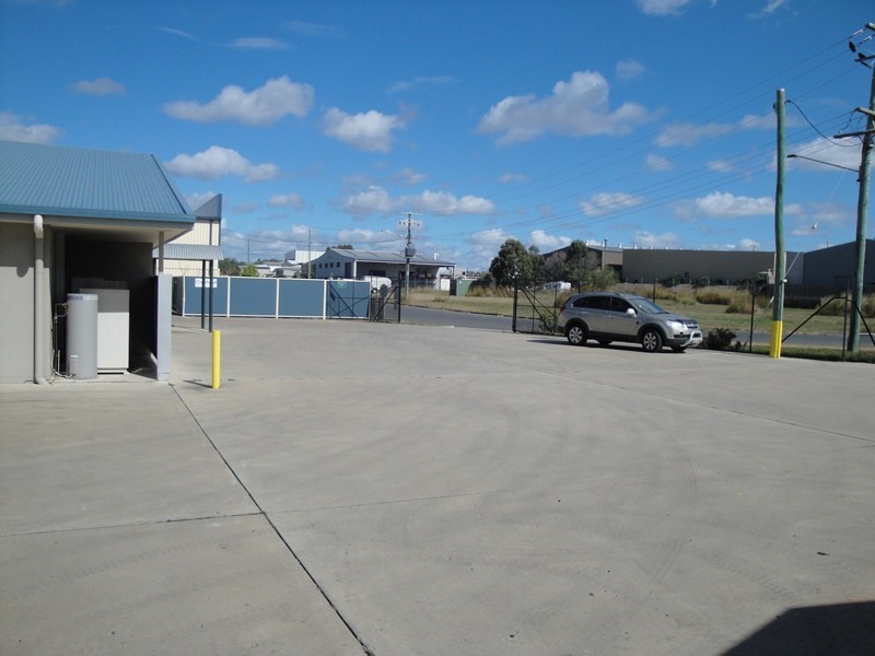 18 Helen Street, Clinton QLD 4680