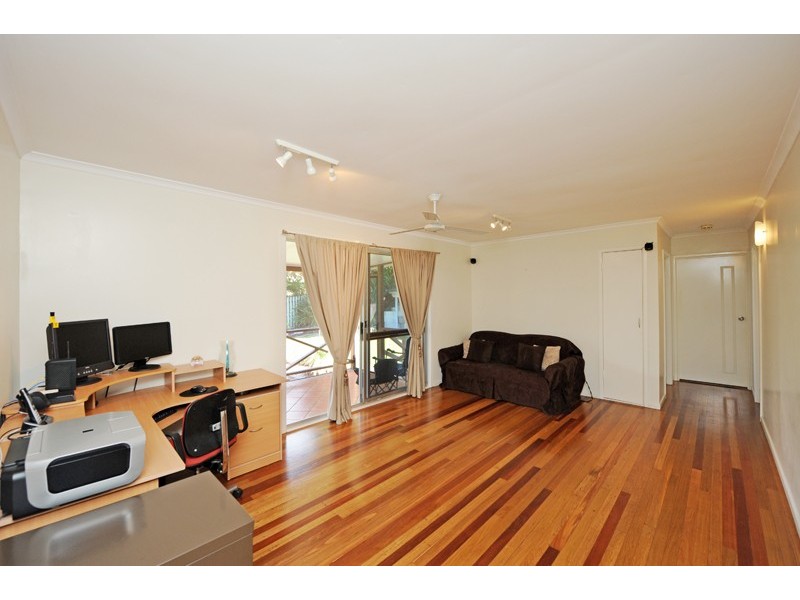 11 Far Street, West Gladstone QLD 4680