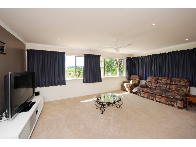 11 Far Street, West Gladstone QLD 4680