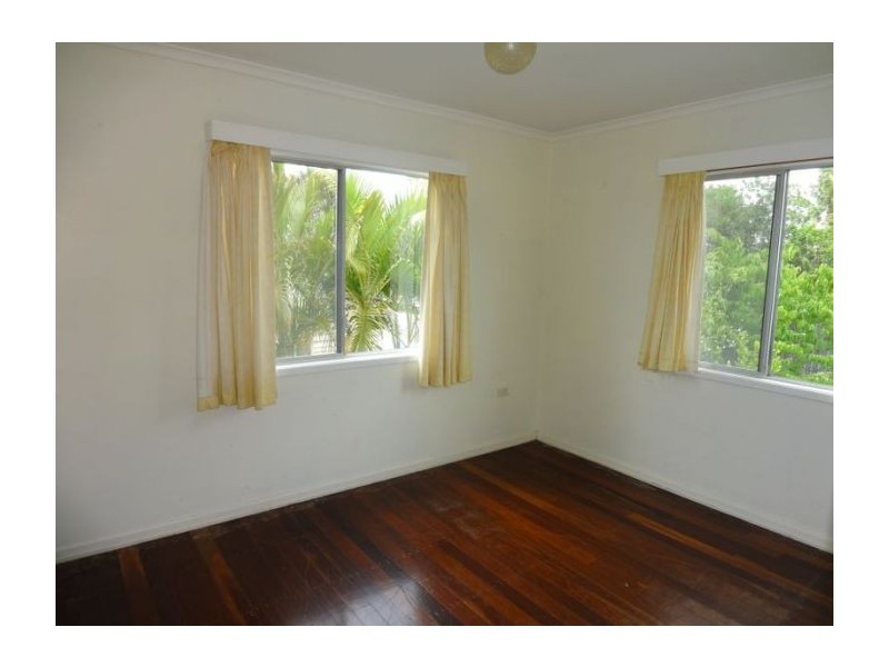 21 Cook Street, West Gladstone QLD 4680