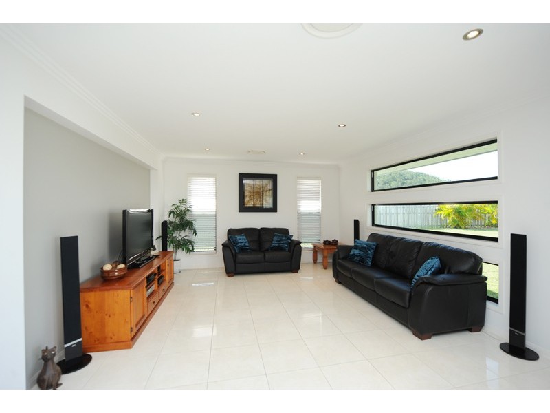 4 Matilda Court, Glen Eden QLD 4680