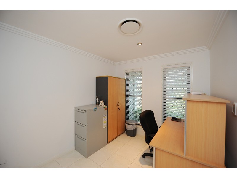 4 Matilda Court, Glen Eden QLD 4680