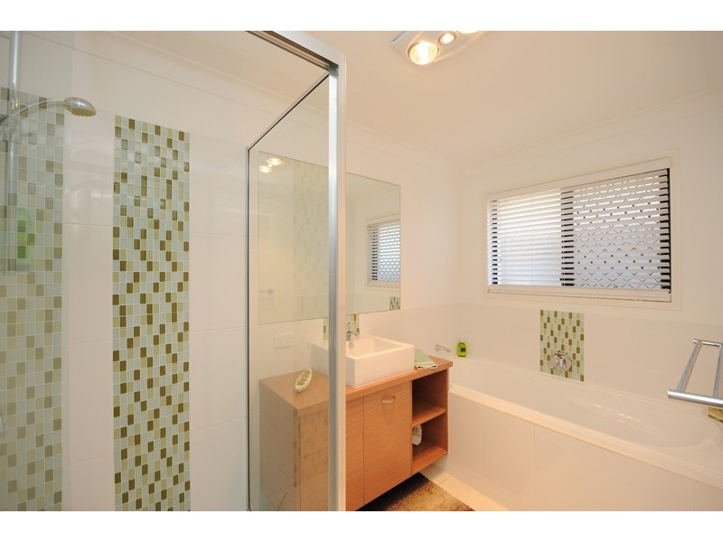 4 Matilda Court, Glen Eden QLD 4680