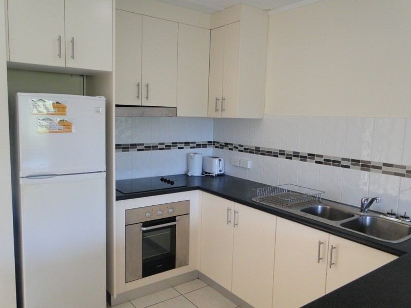 2/35 BUTLER STREET, New Auckland QLD 4680