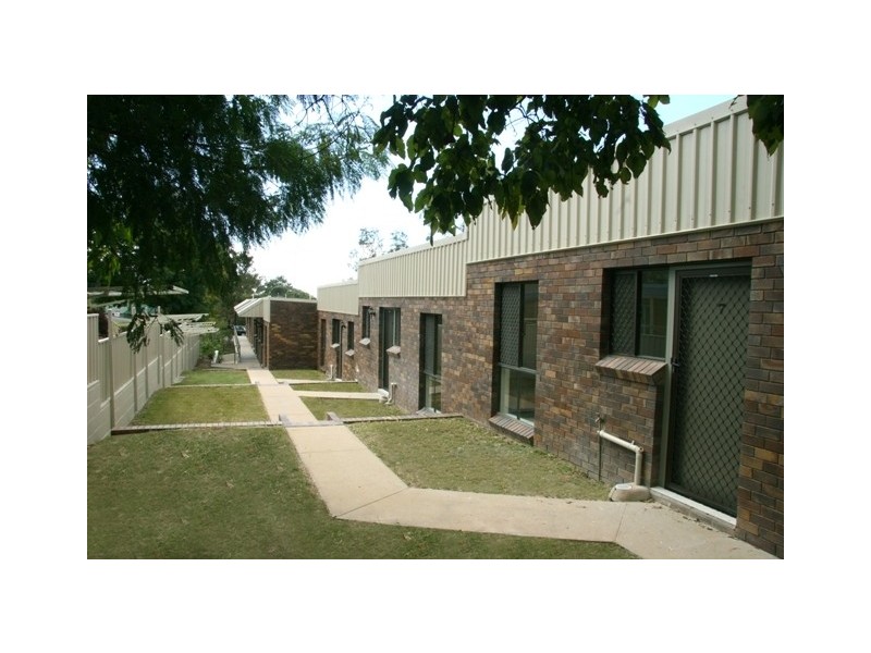 2/35 BUTLER STREET, New Auckland QLD 4680