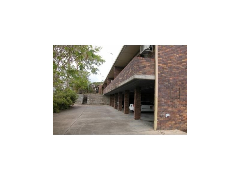 2/35 BUTLER STREET, New Auckland QLD 4680