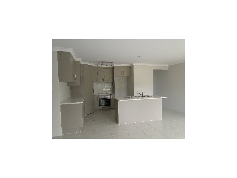 27 Allunga Drive, Glen Eden QLD 4680