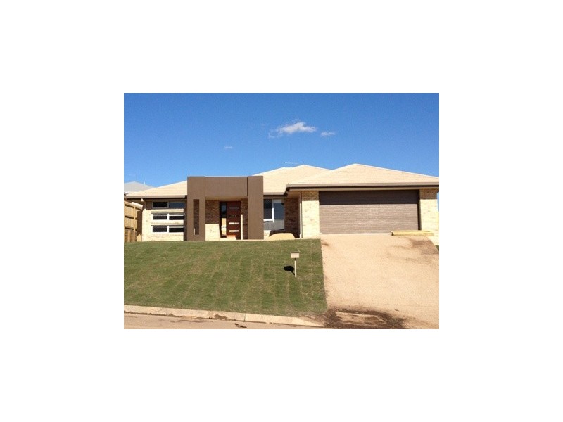 46 Daintree Blvd, Kirkwood QLD 4680