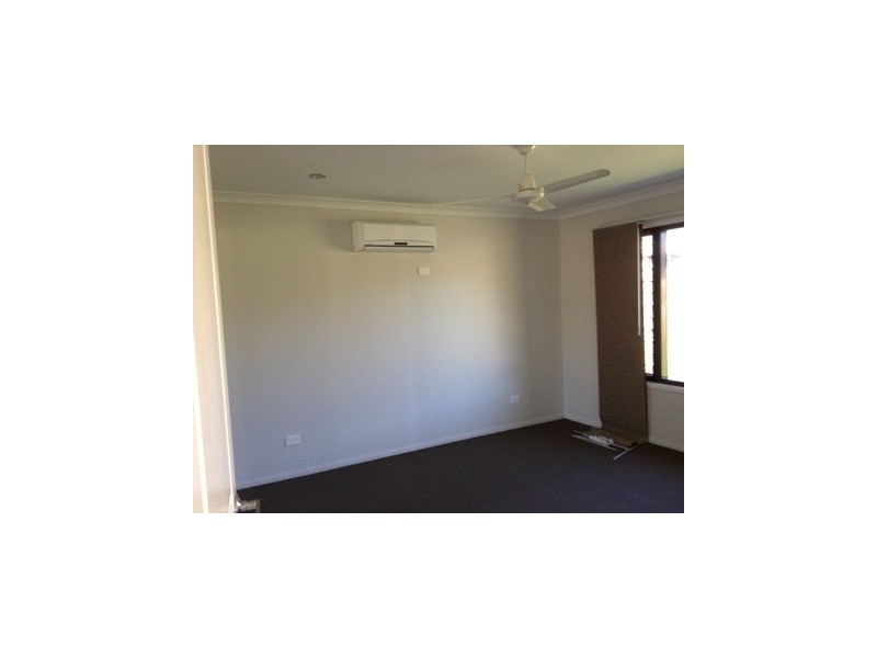 5 Woodland Court, Kirkwood QLD 4680