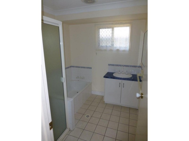 59 Emmadale Drive, New Auckland QLD 4680