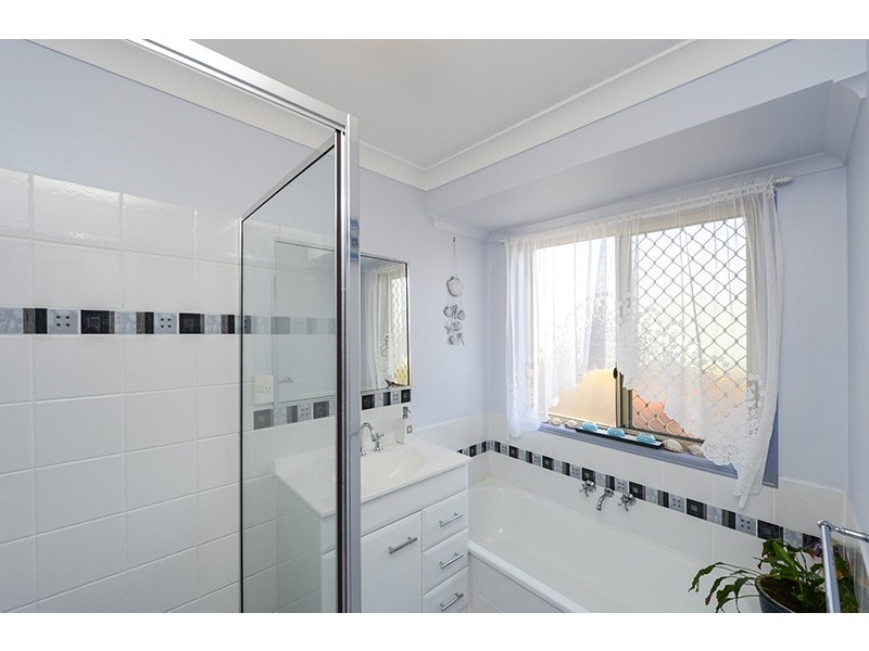 20 Nicholas Street, Glen Eden QLD 4680