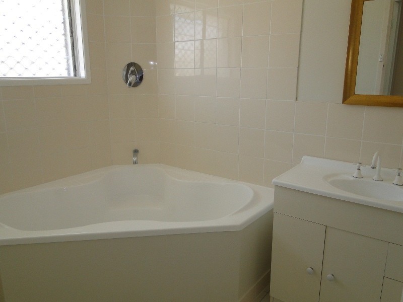 73 Sutton Street, Barney Point QLD 4680