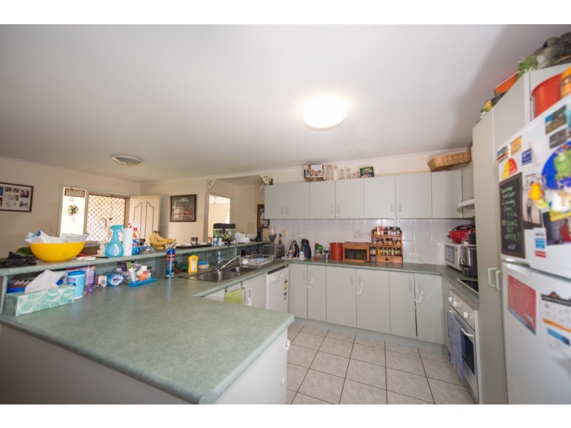1 Threadingham Place, Telina QLD 4680