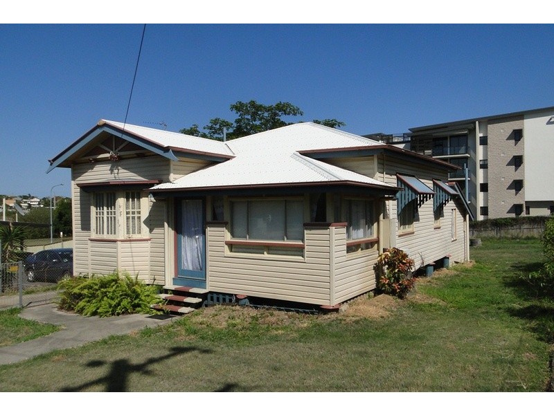 44 Bramston Street, Gladstone QLD 4680