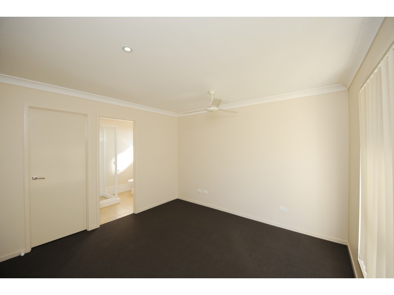 28 Liriope Drive, Kirkwood QLD 4680