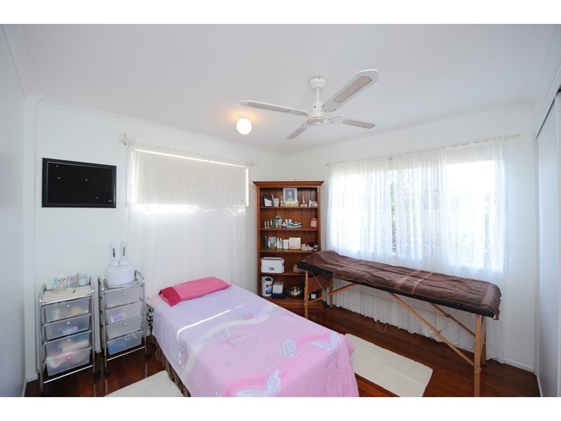 9 Dame Pattie Avenue, Clinton QLD 4680