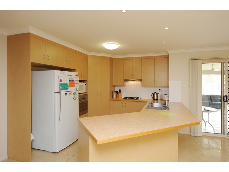 6 Larcom Rise, West Gladstone QLD 4680