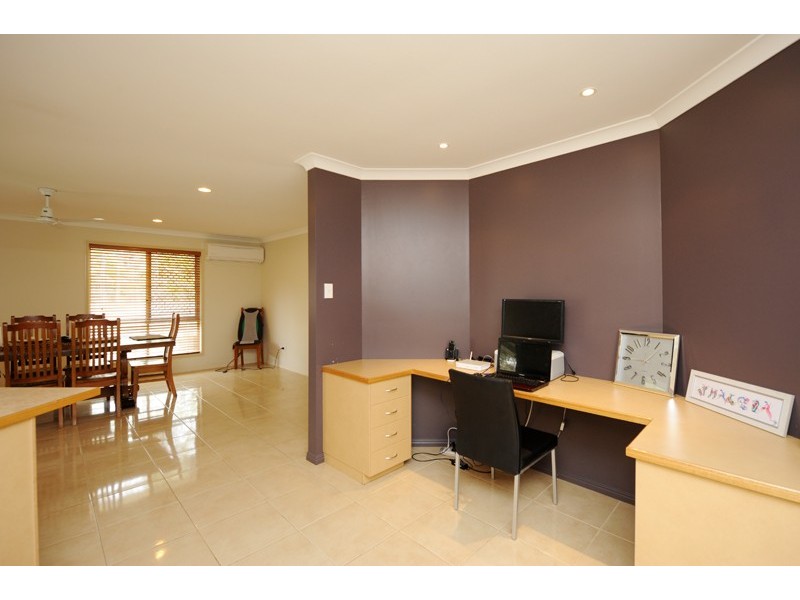 6 Larcom Rise, West Gladstone QLD 4680