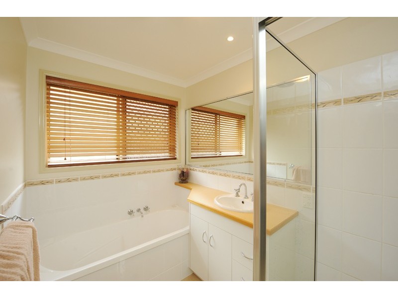 6 Larcom Rise, West Gladstone QLD 4680