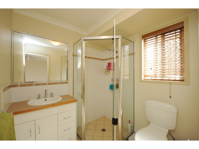 6 Larcom Rise, West Gladstone QLD 4680