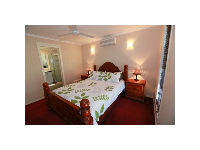 17 Reinaerhoff Crescent, Glen Eden QLD 4680