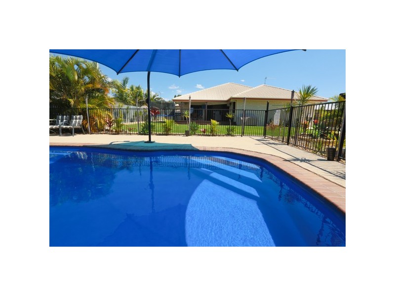 17 Reinaerhoff Crescent, Glen Eden QLD 4680