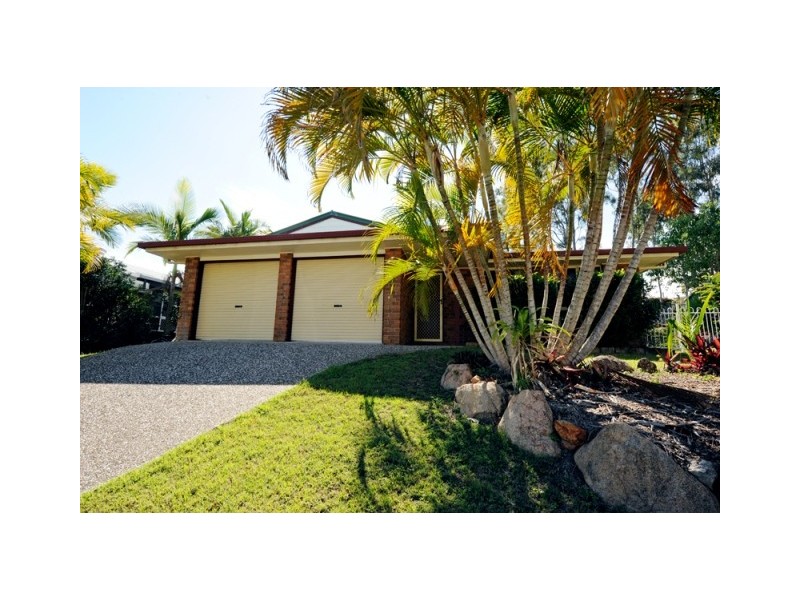 11 Lagoon Court, Clinton QLD 4680