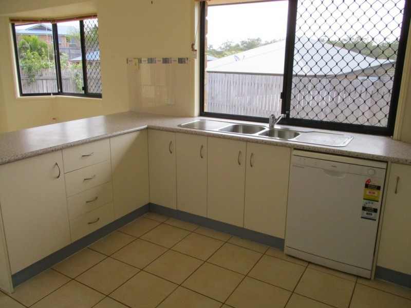 21A LINHOW CRESCENT, Clinton QLD 4680