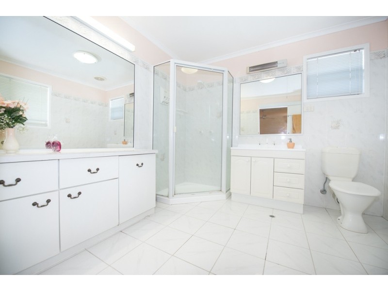 27 Jupiter Street, Telina QLD 4680