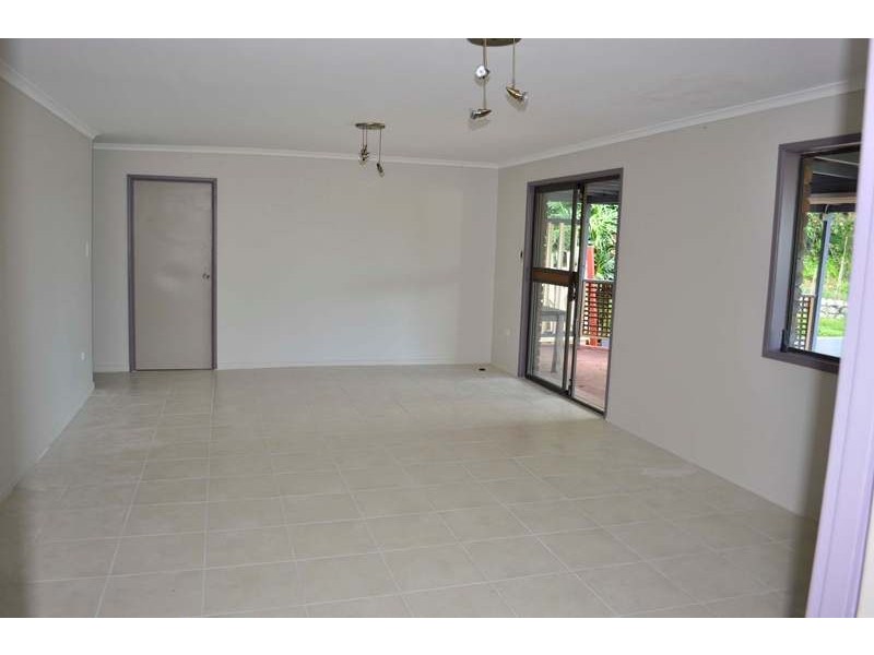 16 Far Street, West Gladstone QLD 4680